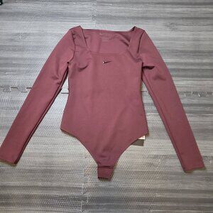 Nike Women's Form Long-Sleeve Bodysuit Burgundy Crush Size XS HQ8296-652